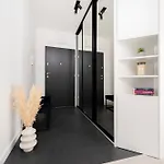 Апартаменти Manufaktura - Industrial Z Parkingiem I Dwoma Lazienkami