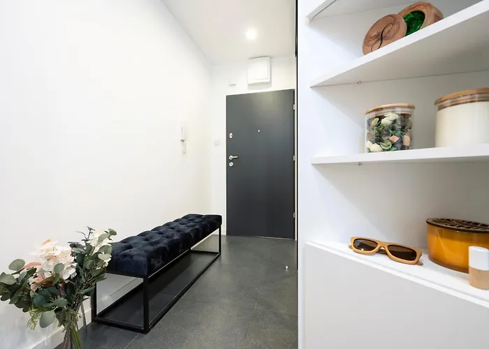 Manufaktura - Industrial Z Parkingiem I Dwoma Lazienkami Lägenhet