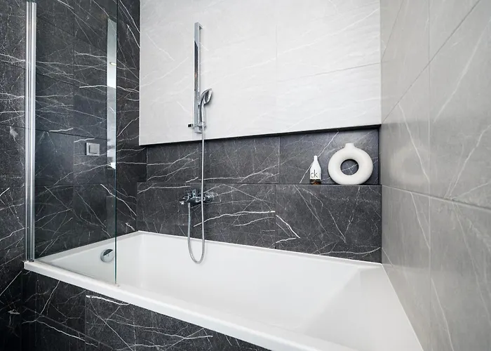 شقة Manufaktura - Industrial Z Parkingiem I Dwoma Lazienkami *