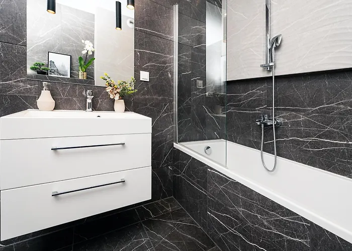 Manufaktura - Industrial Z Parkingiem I Dwoma Lazienkami