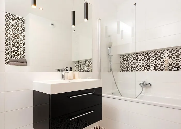 Manufaktura - Industrial Z Parkingiem I Dwoma Lazienkami *