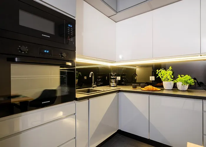 Manufaktura - Industrial Z Parkingiem I Dwoma Lazienkami * Łódź