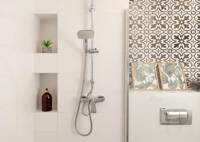 Manufaktura - Industrial Z Parkingiem I Dwoma Lazienkami Lägenhet *